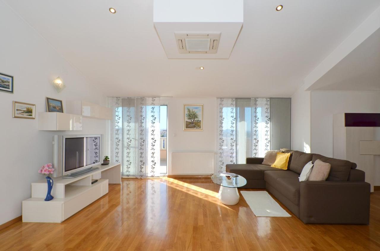 Apartmani Adela Solin Exterior photo
