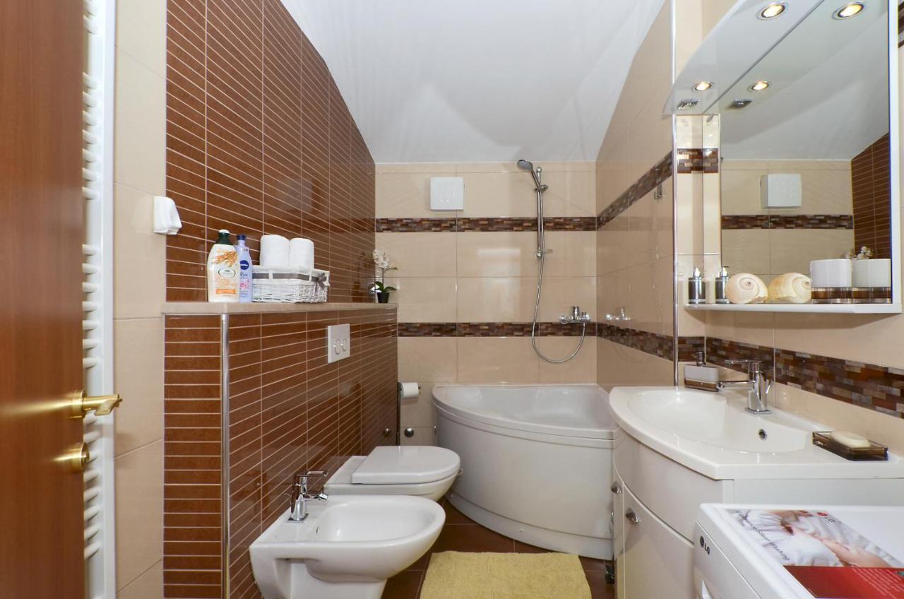 Apartmani Adela Solin Exterior photo