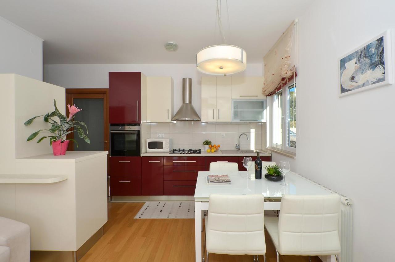 Apartmani Adela Solin Exterior photo